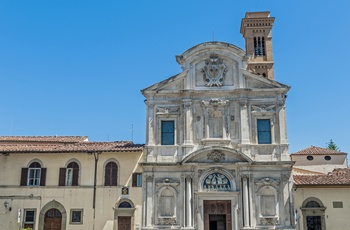 Facaden af Alle Helgens kirke (All-Saints Church) i Firenze 