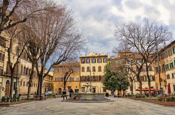 Piazza Santo Spirito pladsen ved kirken af samme navn, Firenze