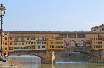Den berømte bro Ponte Vecchio i Firenze, Italien