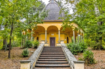 Bygning i Villa Demidoff parken nær Firenze i Toscana