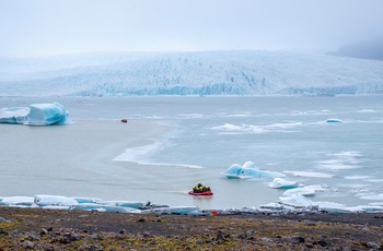 Zidiac-både på gletsjersøen Fjallsarlon i Sydisland