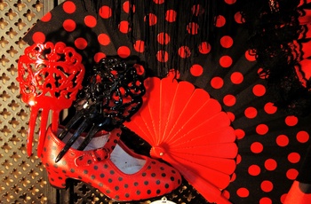 Klassisk tøj og farver til flamenco, Spanien