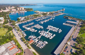 Luftfoto af St. Petersburg havnefront o St. Pete Pier, Florida