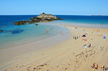 Fort National ved lav-vand Foto Guillame Lecuillier RegioeBretagne