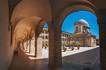 Det historiske hospital i Marseille der bliver brugt som museum til udstillinger, Provence i Frankrig