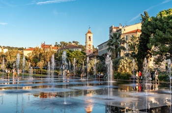 Placa Massena med det flotte springvand i Nice, Frankrig