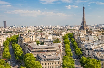 Eiffeltårnet og Tour Montparnasse til venstre