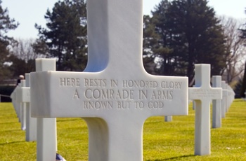 Ukendt soldats gravsted på den amerikanske kirkegård i Normandiet