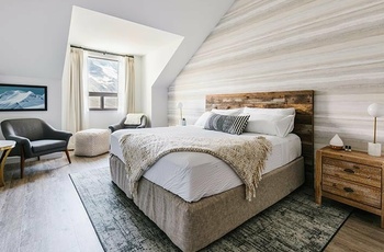 GIacier View Lodge, King Room