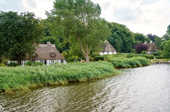 Gamle huse langs Schlei-fjorden i Slesvig-Holsten - Tyskland
