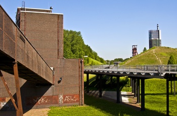 Industripark Nordsternpark med North Star Tower i baggrunden, Gelsenkirchen i Midttyskland