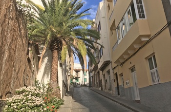 Hyggelig gade i Arucas på Gran Canaria, Spanien
