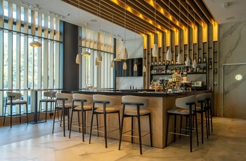 Granada Center - Bar og restaurant