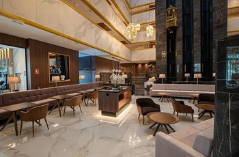 Granada Center - Lobby