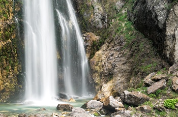 Grunas vandfaldet i Theth National Park - Albanien