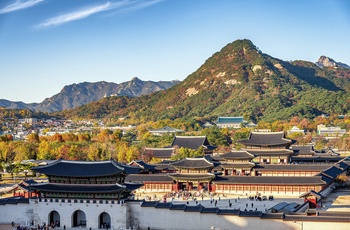 Gyeongbokgung paladset i Seoul om efteråret - Sydkorea