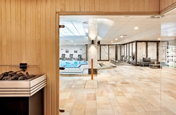H+ Hotel Wiesbaden Niedernhausen - Pool