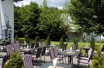 H+ Hotel Wiesbaden Niedernhausen - Terrasse