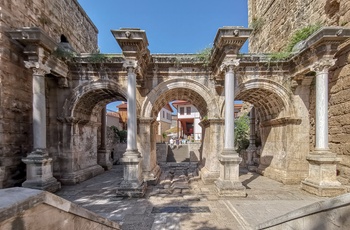 Hadrians Byport til en gamle bydel Kaleiçi  i Antalya - Tyrkiet