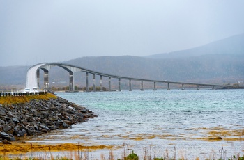 Hadselbroen til Stokmarknes, Lofoten i Nordnorge