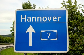 Skilt der viser vej til Hannover i Niedersachsen