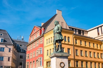 Statue af George Frideric Handel på markedspladsen i Halle, Harzen