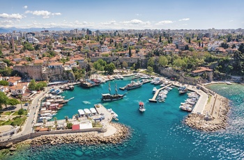 Havnen i Antalyas gamle bydel Kaleiçi  - Tyrkiet