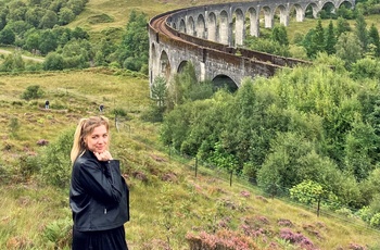 Helene ved Glenfinnan Viaduct Viewpoint i Skotland - rejsespecialist i Lyngby
