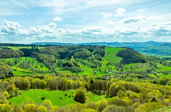 Udsigt over landskabet nær bjerget Wasserkuppe i UNESCO Bioreservatet Rhön  - Midttyskland