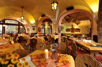 Hotel Rüdesheimer Schloss - Wine Tavern
