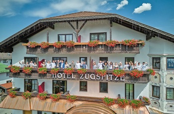 Hotel Zugspitze i Garmisch Partenkirchen, Sydtyskland - Facaden og personale - Fotograf: Marc Gilsdorf