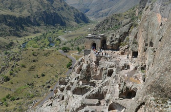 Vardzia, huleby og kloster i Georgien - Foto: Danielle Barnes,Unsplash