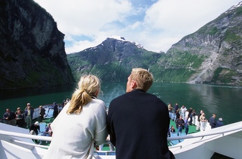 Hurtigruten i Geirangerfjorden