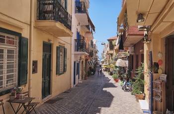 Hyggeliggade i kystbyen Chania på Kreta