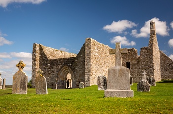 Irland - ruinerne af klosteret ved Clonmacnoise