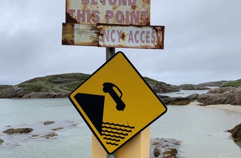 Irland - selvforklarende vejskilt ved Malin Head