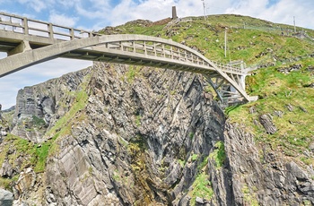 Irland, County Cork - den dramatiske hængebro ved Mizen Head