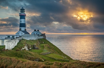 Irland, County Cork - fyrtårnet Old Head i aftensol