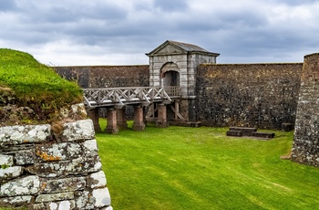 Irland, County Cork - indgangen til Charles Fort ved Kinsale