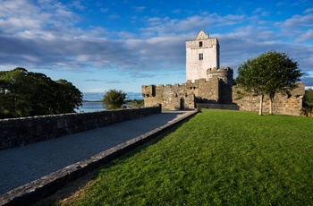 Irland, County Donegal - Doe Castle set fra landsiden