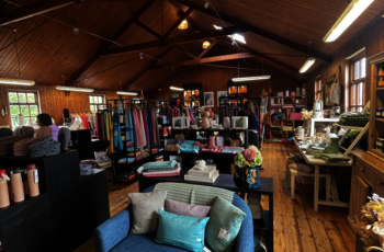 Irland, County Donegal - det smukke butikslokale hos McNutt