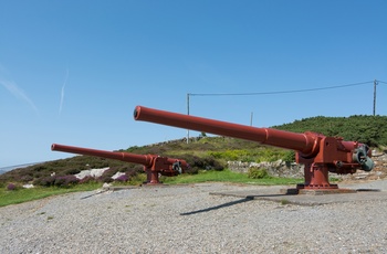 Irland, County Donegal - kanoner på kysten ved Fort Dunree