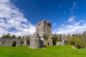 Irland, County Galway - det bastante Aughnanure Castle 