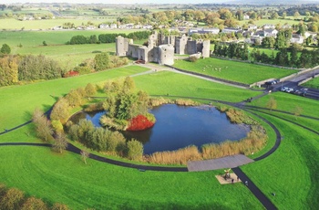 Irland, County Roscommon - Loughnaneane Park med Roscommon Castle set fra oven (Foto - Courtesy Roscommon COCO)