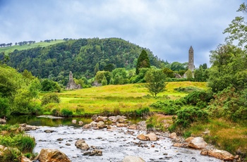 Irland, County Wicklow - den idylliske dal med Glendalough Monastic Site