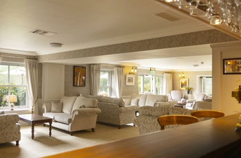 Irland, County Wicklow - the Waterside Lounge på BrookLodge and Macreddin Village Hotel