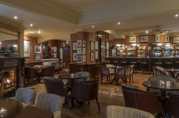 Irland, Waterford - bar og loungeområde i Thomas Francis Meagher Bar på The Granville Hotel