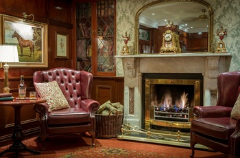 Irland, Waterford - hygge foran pejsen i Thomas Francis Meagher Bar på The Granville Hotel