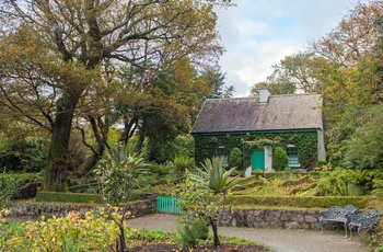 Lille lysthus nær slottet i Glenveagh Nationalpark, det nordvestlige Irland