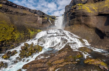 Vandfaldet Ófærufoss i Eldgja - verdens største vulkankløft - Island